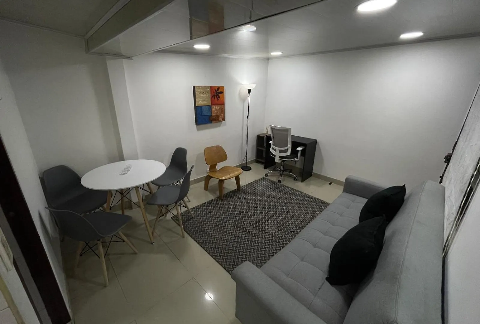 Aparta Estudio Amoblado Cerca Al Aeropuerto Bogota Apartment